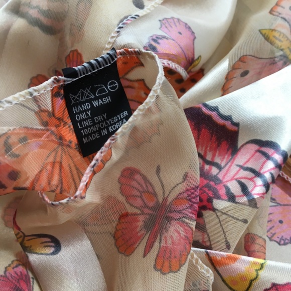 🦋 Butterfly Scarf! - Picture 5 of 9